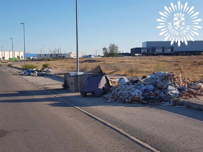 Imagen de un vertido de residuos en la localidad madrileña de Pinto.
