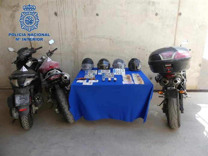 Efectos incautados por la Policía a la banda del rolex