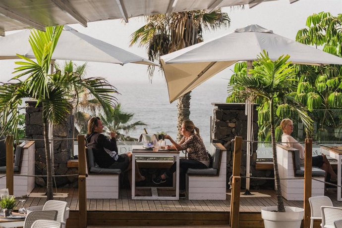 El restaurante Andana de Puerto de la Cruz (Tenerife) afronta el verano con camb