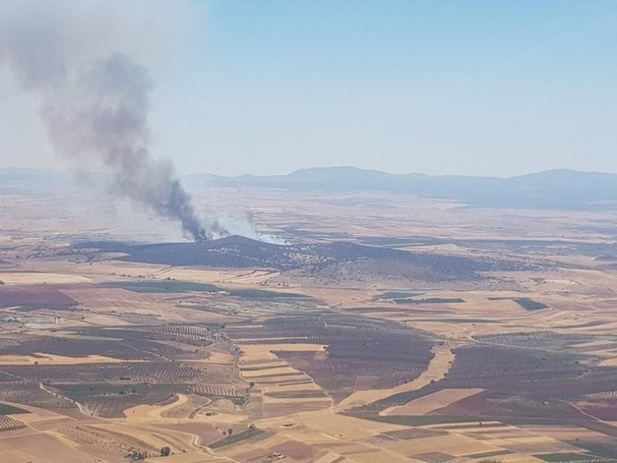 Incendio forestal en Calzadilla de los Barros