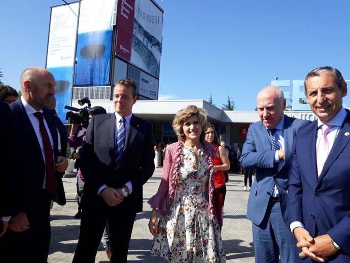 La ministra de Sanidad, Consumo y Bienestar Social en funciones, María Luisa Carcedo, antes de la inauguración de la 63 edición de la Feria Internacional de Muestras de Asturias