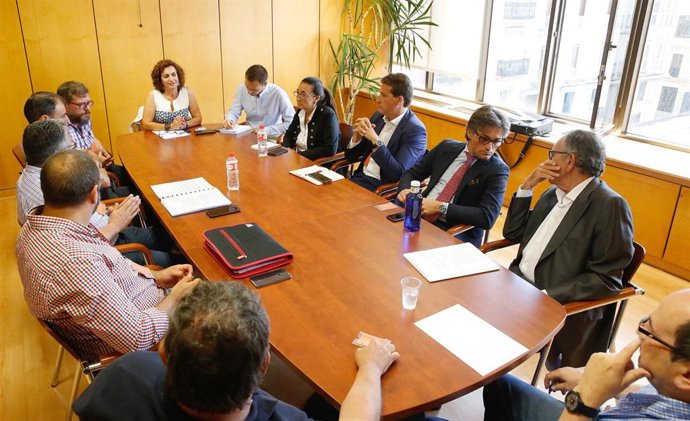 La consejera de Empleo, Ana Belén Álvarez, ejerce de mediadora para buscar una solución al conflicto laboral en la Global Special Steel