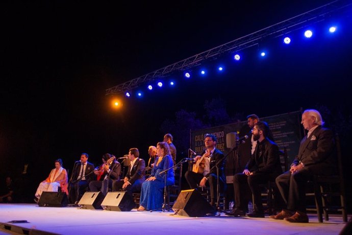 Actuación de la peña Los Cernícalos en el penúltimo 'Viernes Flamenco' del ciclo 'Caló Flamenco a la 52 fiesta de la Buleria'