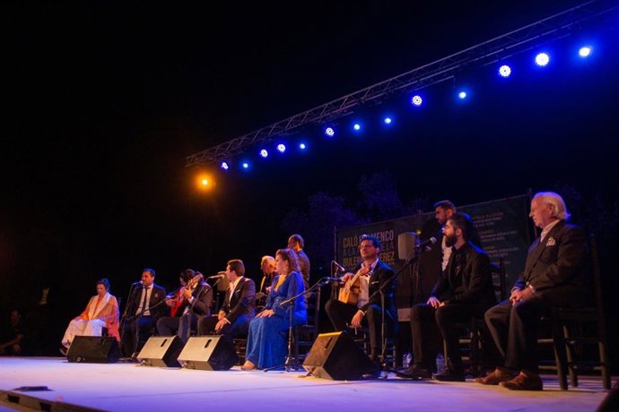 Actuación de la peña Los Cernícalos en el penúltimo 'Viernes Flamenco' del ciclo 'Caló Flamenco a la 52 fiesta de la Buleria'