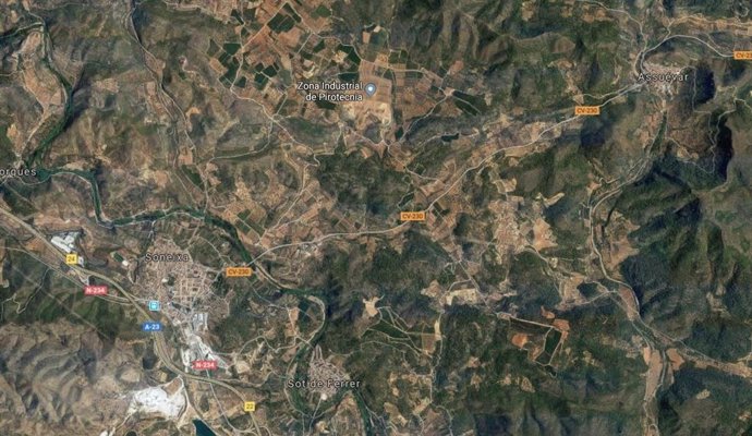 CV-230 a su paso por Soneja y Azuebar