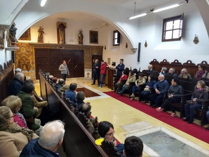 Imagen de una visita organizada por Amigos de Badajoz