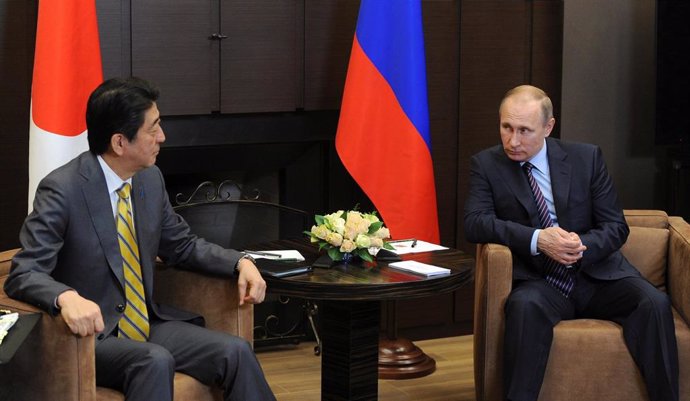 El primer ministro de Japón, Shinzo Abe y Vladimir Putin, el presidente de Rusia 