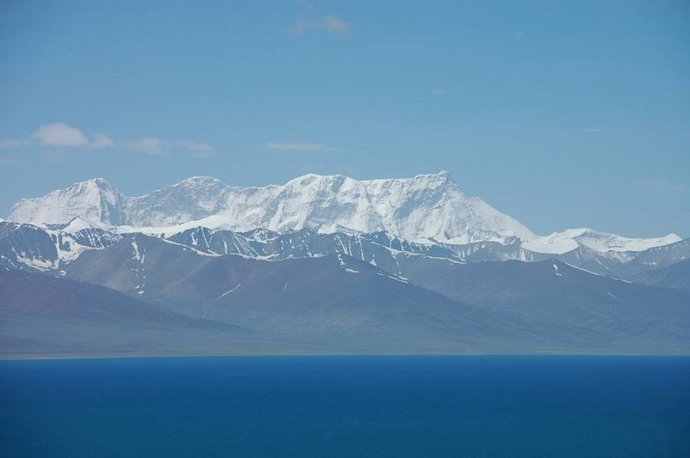 Lago Nam con las montañas Nyainqntanglha al fondo