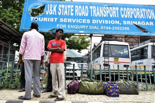 Estación de autobús en Cachemira