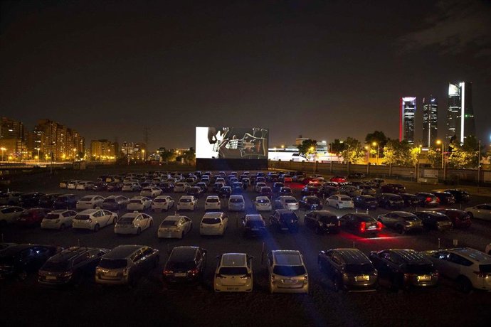 Autocine Madrid RACE en una imagen de recurso