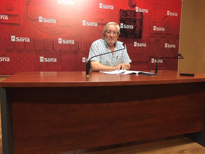 El concejal de Cultura, Jesús Bárez, presenta la Feria del Libro de Soria.