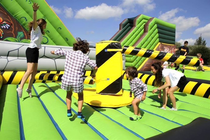 Aventura hinclable en intu Asturias.