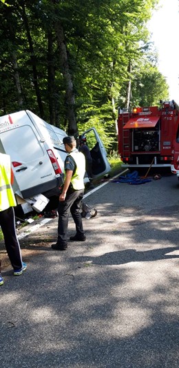 Un herido en una salida de vía en la carretera N-135