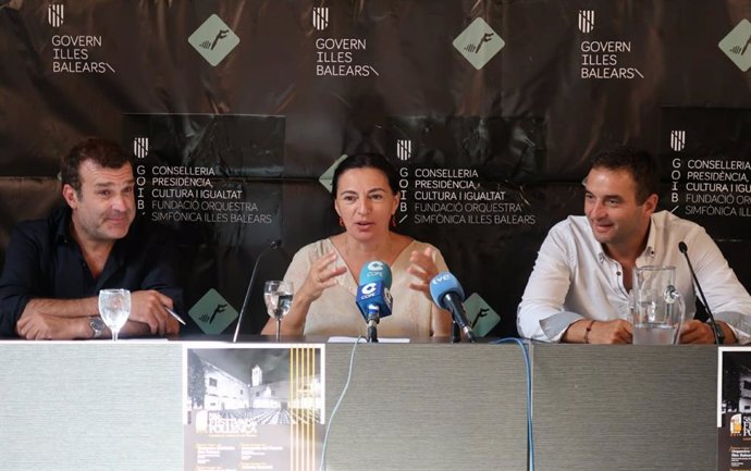 La delegada de Cultura del Govern, Catalina Solivellas, a la presentació del concert de l'Orquestra Simfnica de Balears a Pollena.