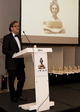 El discurso estético marcado por la ciencia y la filosofía del pintor Pierre D'Argyll, galardonado con un Prenamo