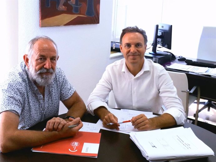 David de la Encina junto con el responsable de UGT, Antonio Pavón