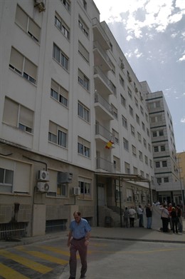 Vista exterior del Hospital de Ceuta