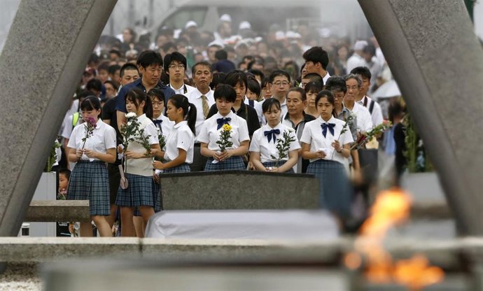 Ceremonia en recuerdo a las víctimas de la bomba nuclear en Hiroshima