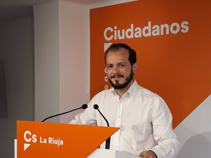 El portavoz autonómico de Cs La Rioja, Pablo Baena, en comparecencia de prensa