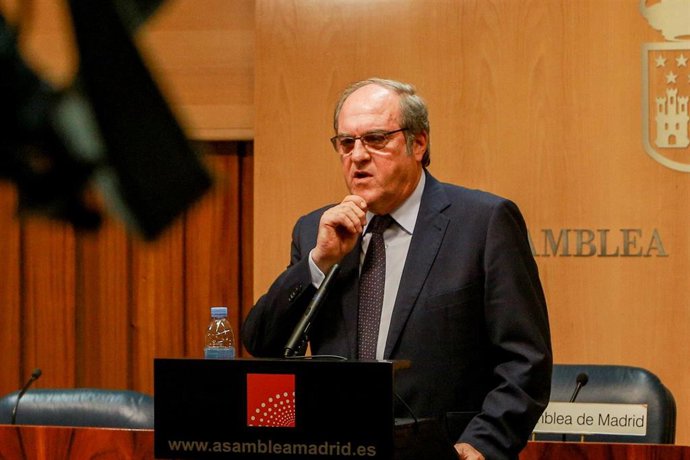 El portavoz del PSOE en la Asamblea de Madrid, Ángel Gabilondo, ofrece declaraciones a los medios de comunicación tras la reunión con el presidente de la institución en la segunda jornada de la tercera ronda de contactos para proponer un candidato a la 