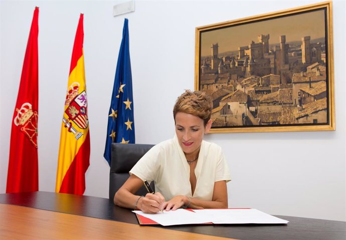 María Chivite firme el decreto de estructura del nuevo Gobierno de Navarra y nombra a sus miembros