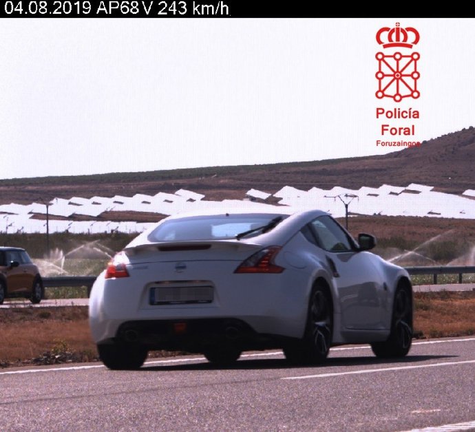 Vehículo captado circulando a 243 km/h por la AP-68