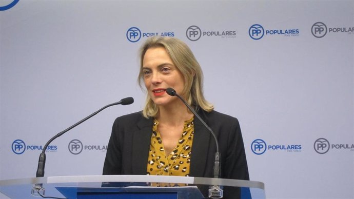 La presidenta del PP de Bizkaia, Raquel González, en una comparecencia de prensa