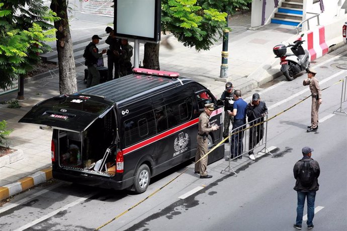 Policias Antiexplosivos acudiendo a una explosión en Bangkok