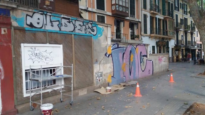 Emaya continúa con el Plan de choque contra las pintadas vandálicas en Palma