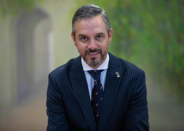 El consejero de Hacienda, Industria y Energía, Juan Bravo, durante la entrevista con Europa Press.