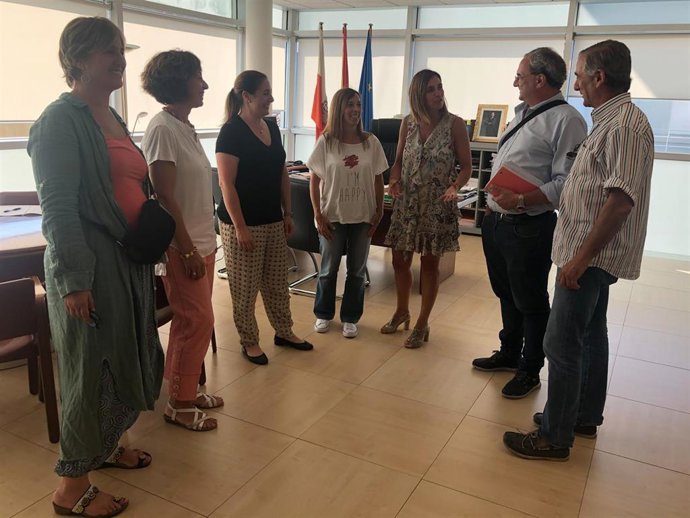 La consejera de Presidencia, Interior, Justicia y Acción Exterior, Paula Fernández, se reúne con representantes del sindicato TU en la Administración regional