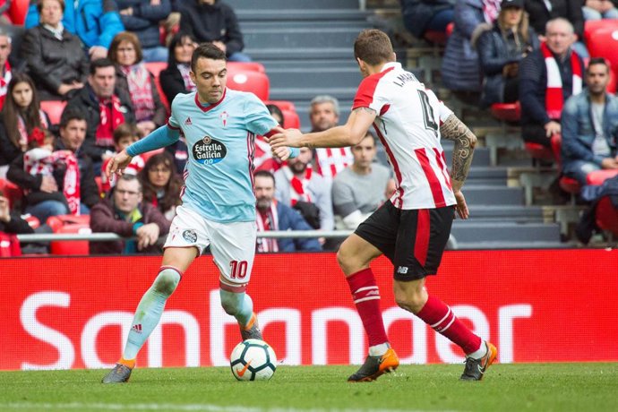 Iago Aspas encara a Íñigo Martínez en el Athletic-Celta