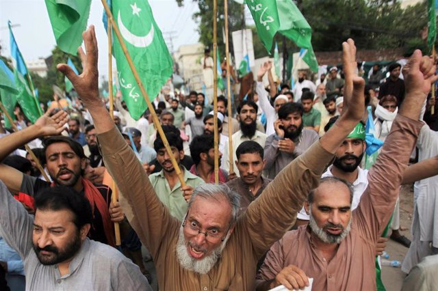 Manifestación en apoyo de Cachemira en Lahore