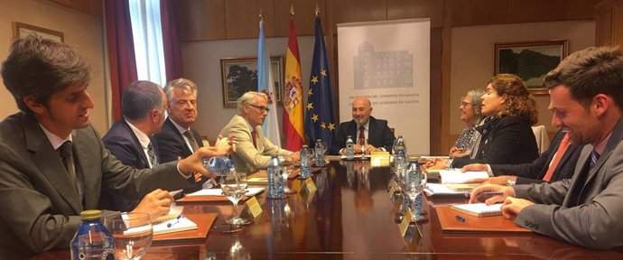 Reunión del delegado del Gobierno, Javier Losada, con representantes del fondo Parter