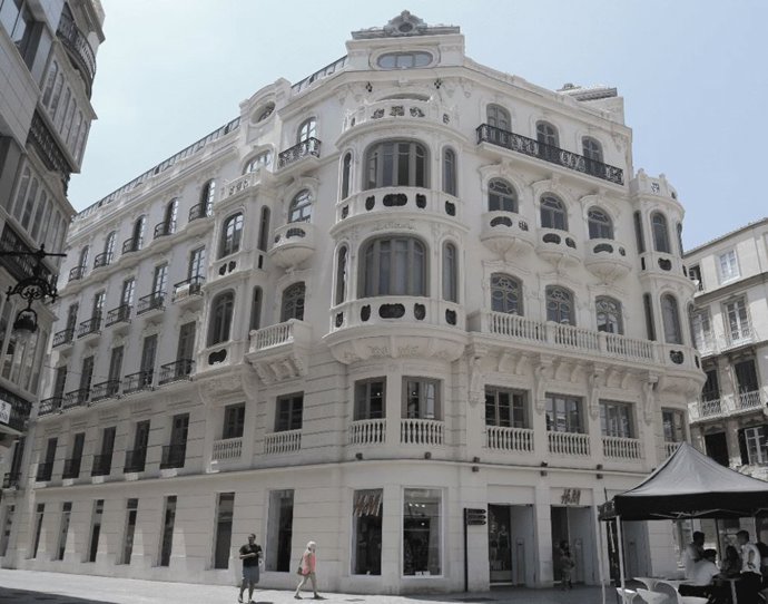 Edificio de la plaza Félix Sáenz de Málaga capital