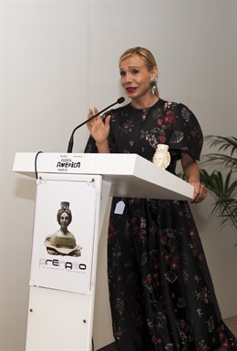 La comunicadora de moda Helena Ramírez, galardonada con un Prenamo por la producción y presentación eventos