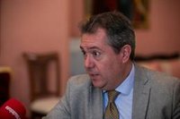 Espadas ve la reestructuración de PSOE-A "desde la normalidad" de renovación y subraya la "fuerza" de Díaz