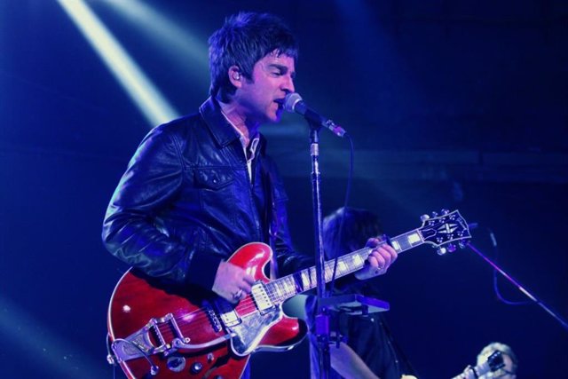 Noel Gallagher durante su concierto en Madrid presentando su segundo álbum en solitario, 'Chasing Yesterday'.