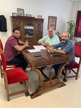 Gonzálvez reunido con el alcalde de Tabernas, José Díaz