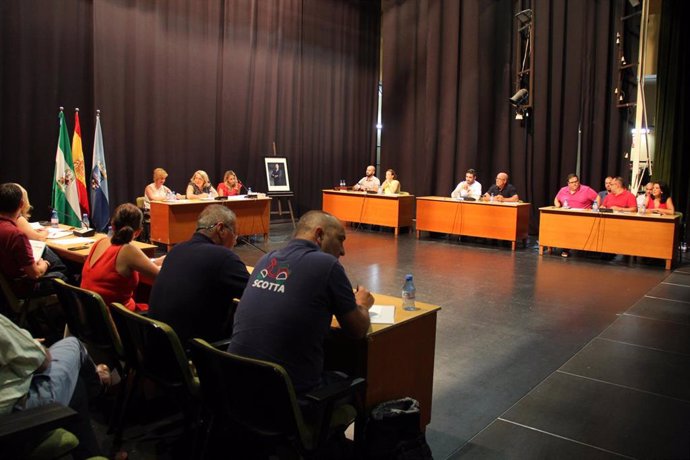 Pleno del Ayuntamiento de Almuñécar en que se ha aprobado el inicio de la renovacion del PGOU