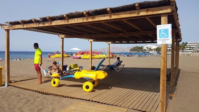 Playa Grande, en Puerto del Carmen, en el municipio de Tías (Lanzarote)