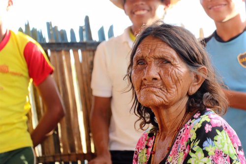 Anciana de la etnia indígena emberá, de la Comunidad del 20, en Colombia.