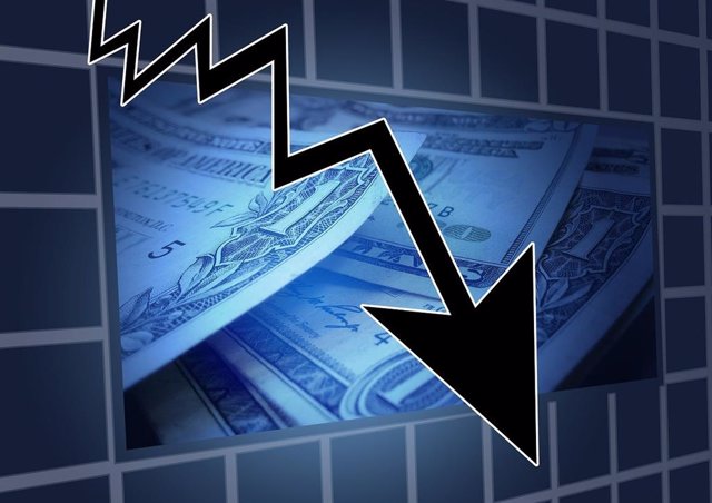 Economía/Finanzas.- Las empresas de servicios de inversión desploman sus ingresos un 78% hasta mayo