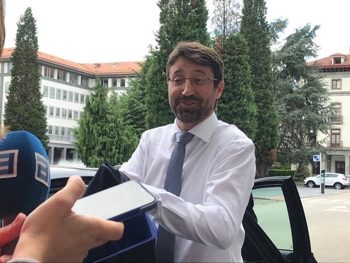 Consejero de Industria, Empleo y Promoción Económica, Enrique Fernández.