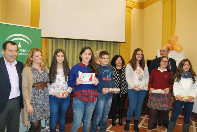 Ganadores del certamen literario escolar andaluz convocado por la Junta de Andalucía 'Solidaridad en Letras', una foto de archivo de ediciones anteriores.