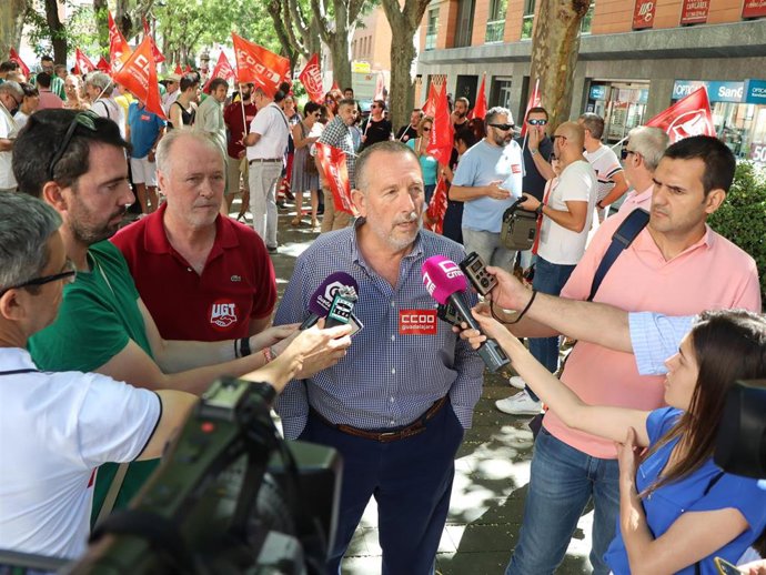 Los responsables de CCOO y UGT en Guadalajara atienden a los medios