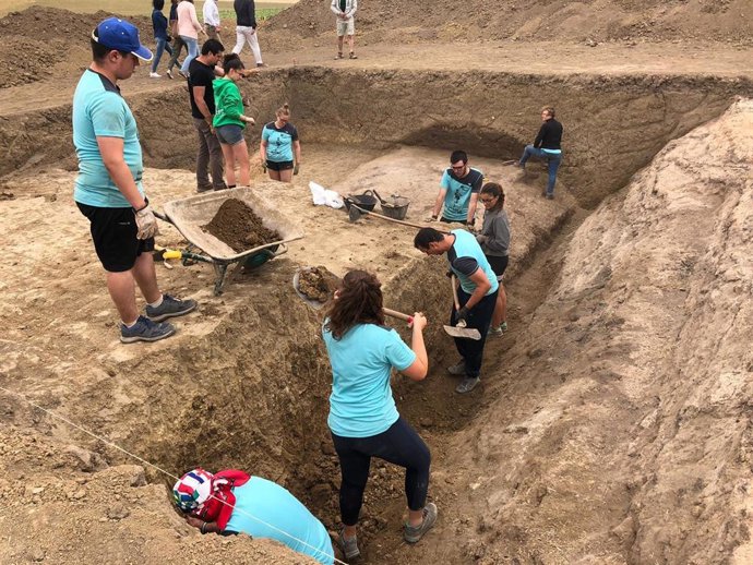 Voluntarios participan en el campos de trabajo de Intercatia.