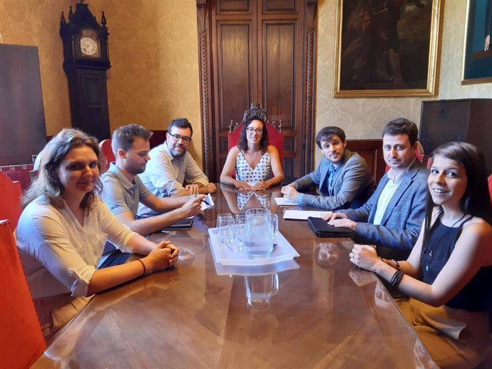 Reunión de representantes de Red Española de Inmigración y la Coordinadora de las Universidades Públicas CREUP y Cort