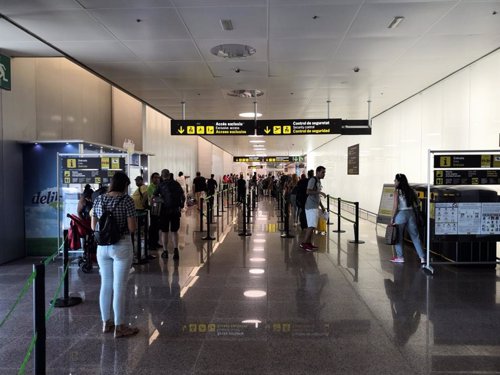 Imagen de la T2 del Aeropuerto de Barcelona sobre las 14 horas del 9 de agosto