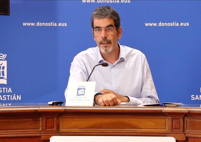 El alcalde de San Sebastián, Eneko Goia, en una comparecencia de prensa